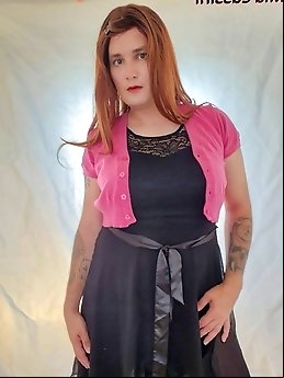 The cutesy pink kimono on the Tgirl s body looks good